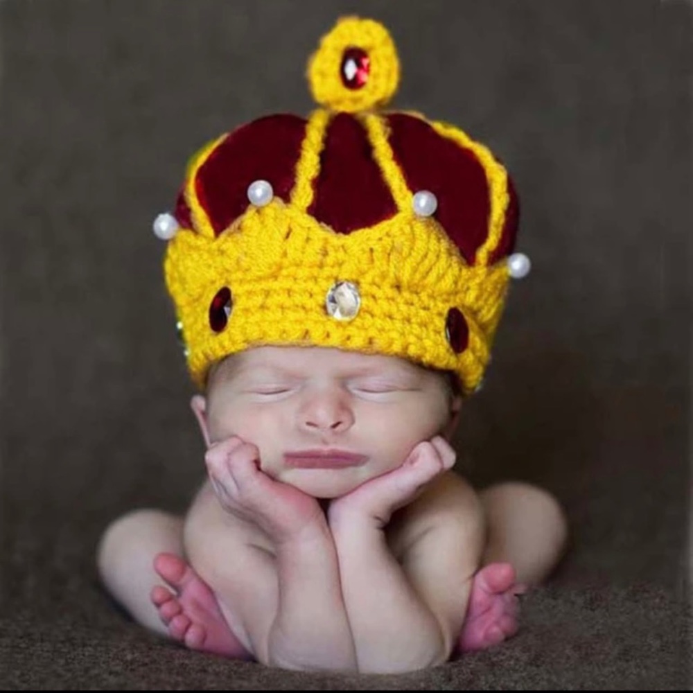 Handmade Knitted King Crown Newborn Baby Beanie Hat, Photography Props